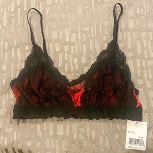 NWT HANKY PANKY Red/Black Lace Bralette- S